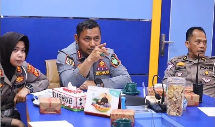 Kepala Dinas Perhubungan (Kadishub) Kota Dumai, Said Effendi, SE MM saat memimpin rapat pembahasan rekayasa U-turn Selasa (09/07/2024).