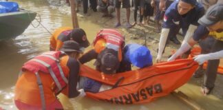 Nelayan di Desa Tambak Kabupaten Indragiri Hulu (Inhu), Zakaria (69), ditemukan meninggal dunia di Sungai Pulau Pekanlais, Sabtu (13/7/2024).