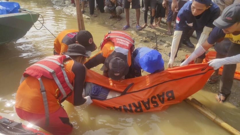 Nelayan di Desa Tambak Kabupaten Indragiri Hulu (Inhu), Zakaria (69), ditemukan meninggal dunia di Sungai Pulau Pekanlais, Sabtu (13/7/2024).