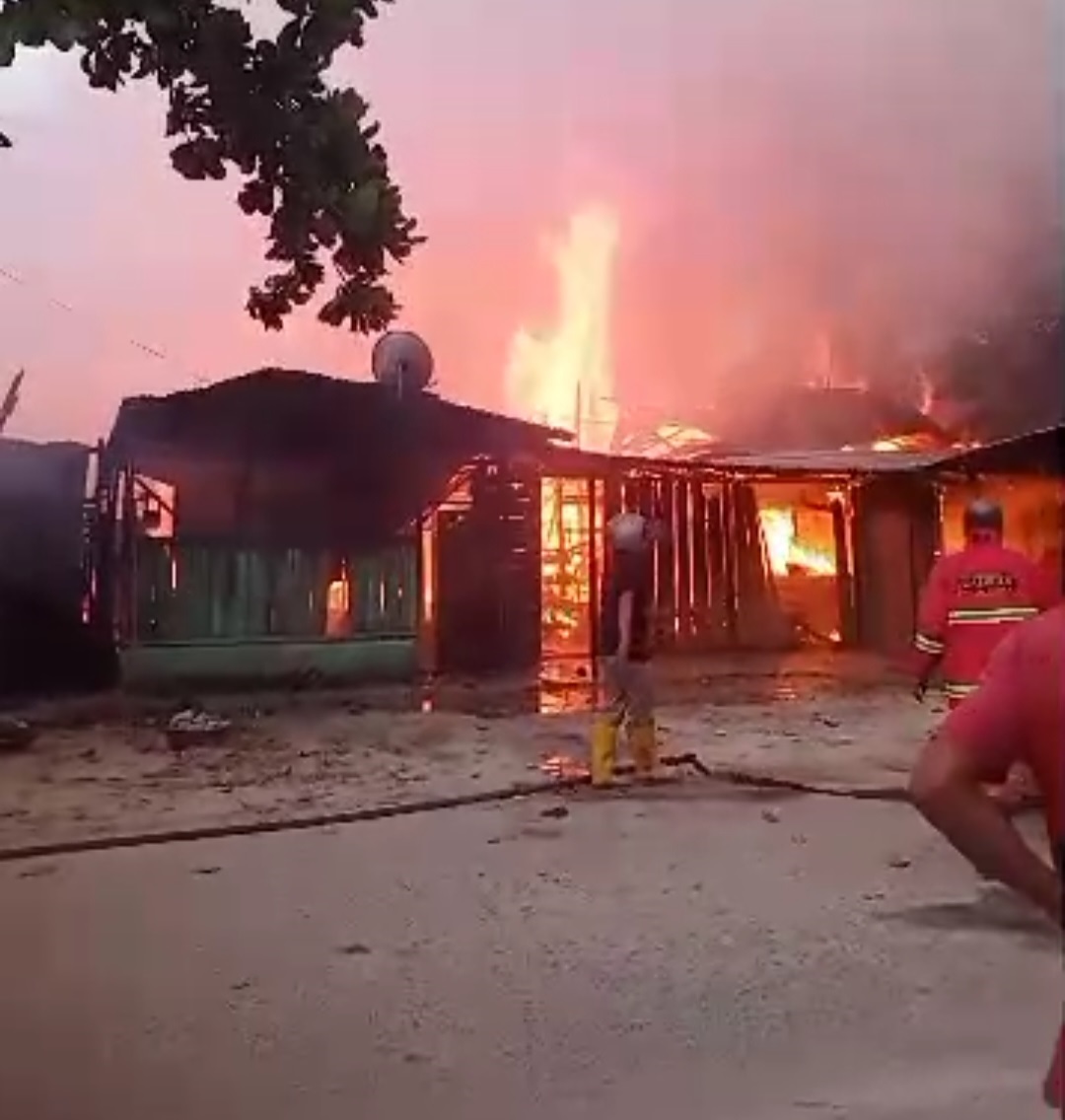 Peristiwa kebakaran terjadi di Kota Dumai, Rabu (24/7/2024) sekitar pukul 7.00 WIB di Jalan Mardeka Baru, Kelurahan Teluk Binjai, Kecamatan Dumai Timur.