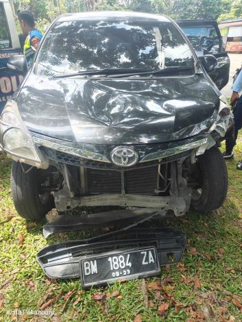 Pengemudi Avanza Veloz di Pekanbaru Tabrak 4 Motor, Driver Ojol Tewas
