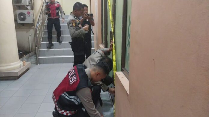 Polda Riau Segel Ruangan di DPRD Riau Terkait Dugaan SPPD Fiktif