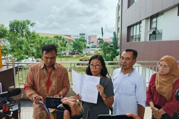 Diduga Gunakan Ijazah Palsu, Ketua DPRD Siak Dilaporkan ke Polda Riau