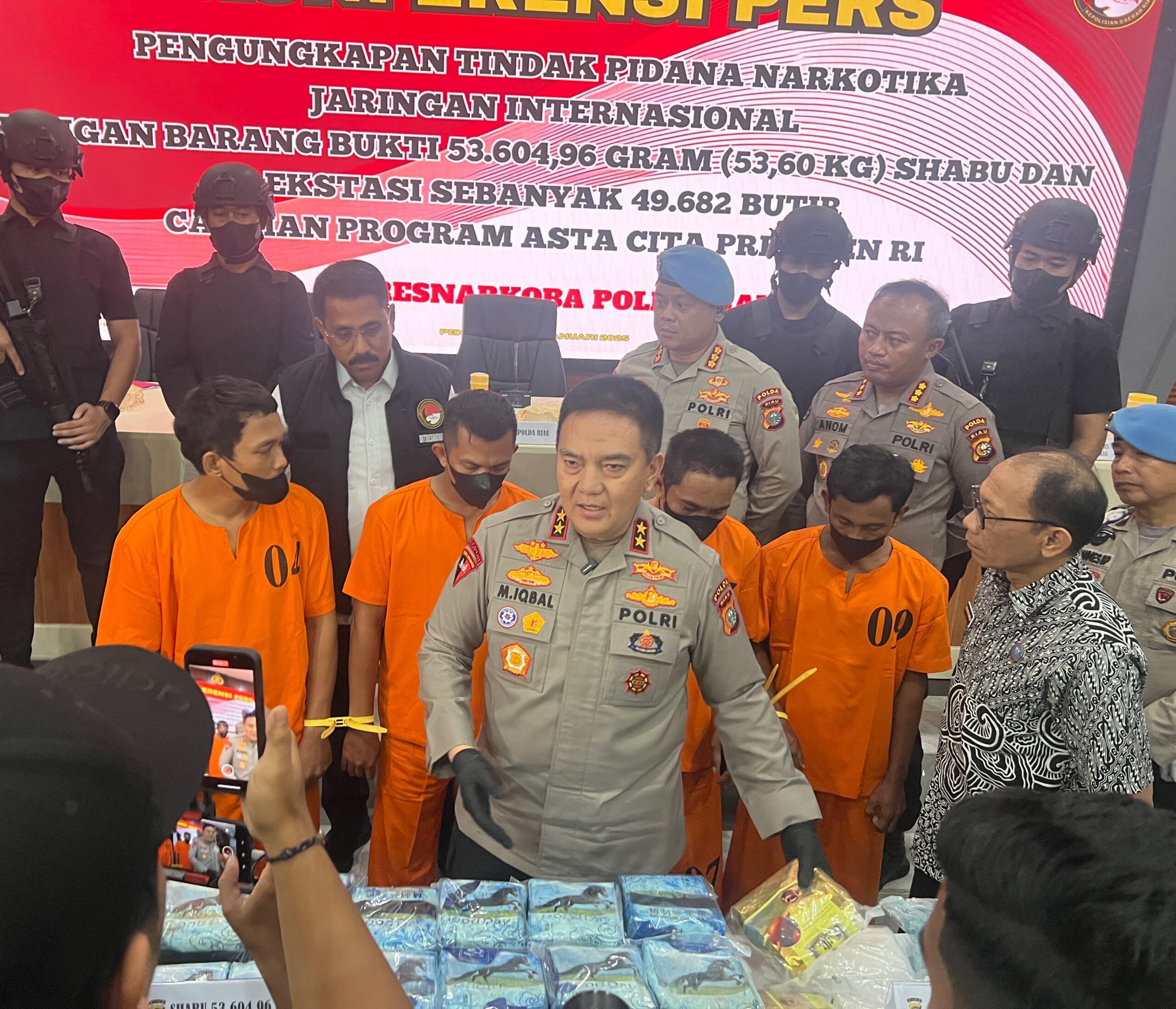 Polda Riau Gagalkan Peredaran Sabu 53,6 Kg dan Ribuan Pil Ekstasi di Siak