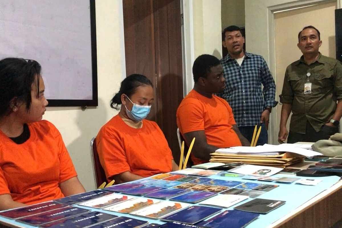 Wanita di Pekanbaru Ditipu WN Nigeria Lewat Facebook, Rugi Rp365 Juta