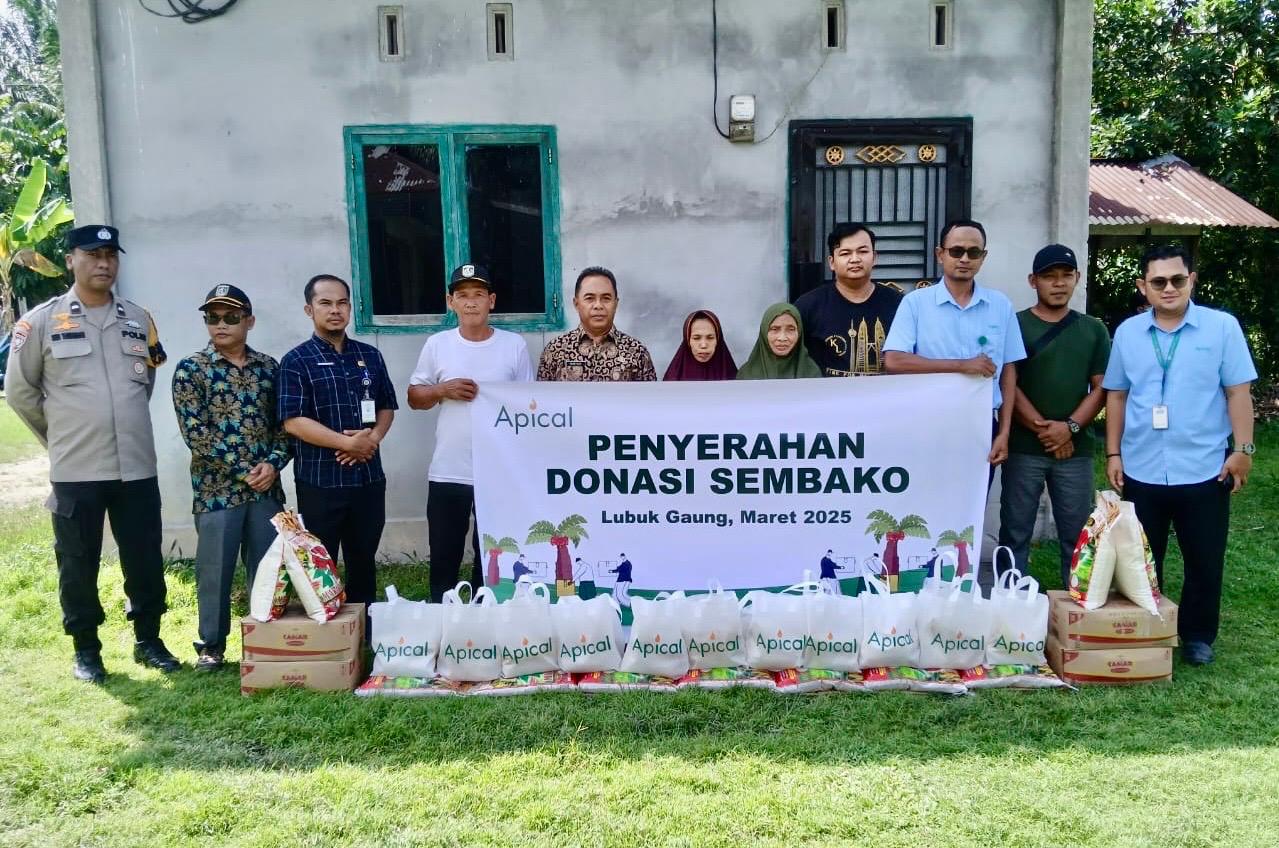 Berbagi Berkah Ramadan, Apical Salurkan Ribuan Sembako Bantu Masyarakat di Dumai