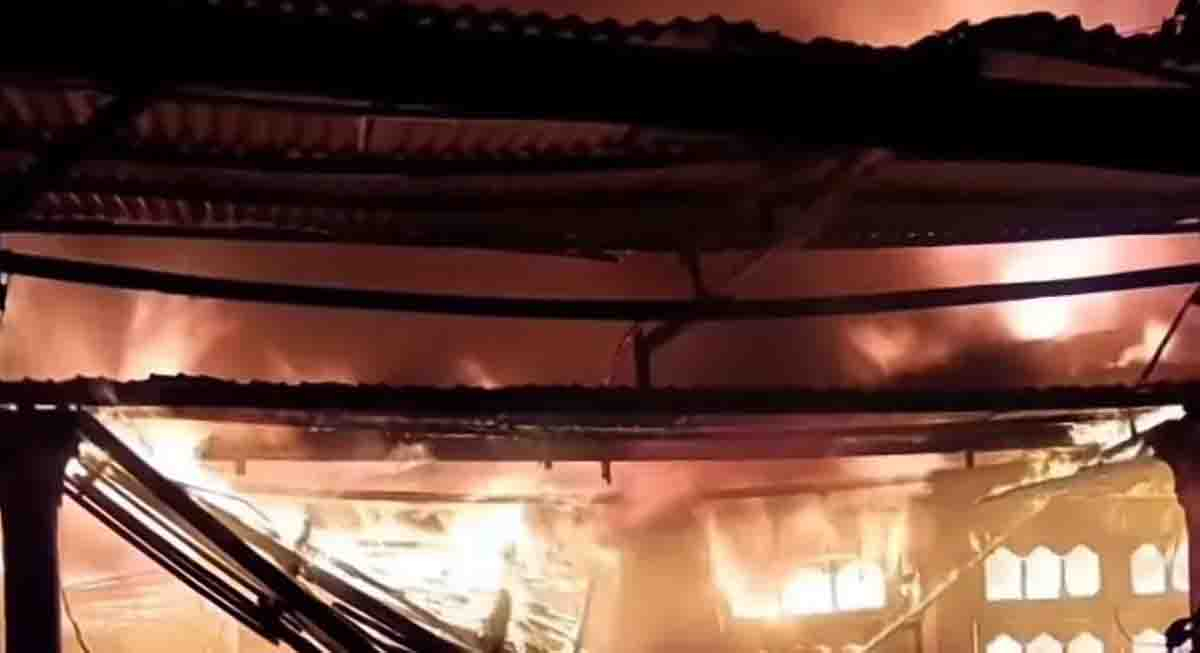 Kebakaran di Tembilahan Hulu Tewaskan Lansia dan Hanguskan Tiga Rumah