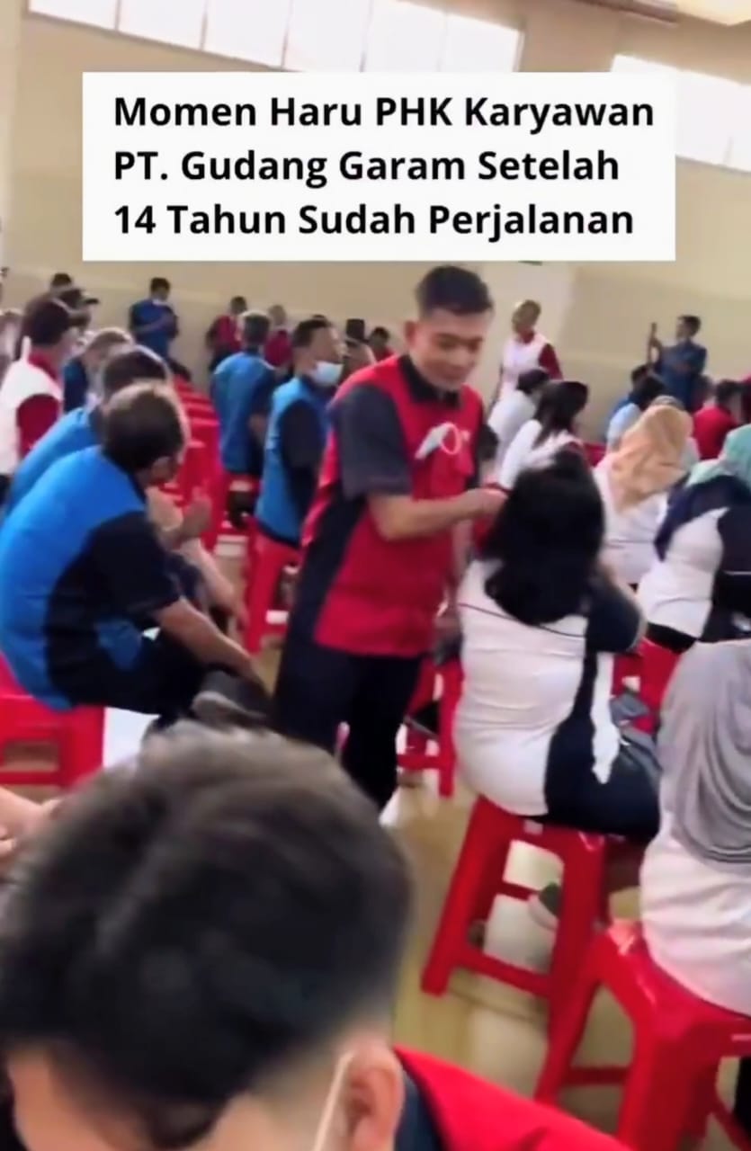 Industri Rokok Terpuruk, Ribuan Buruh Gudang Garam Kena PHK Massal