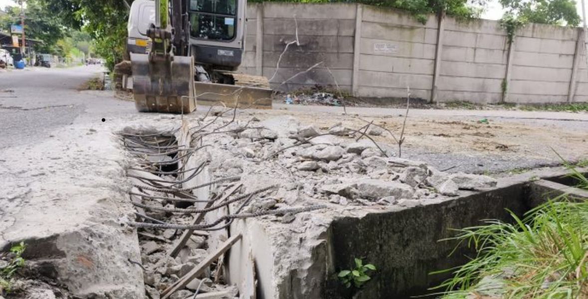 Kontraktor Bongkar Drainase dan Jembatan