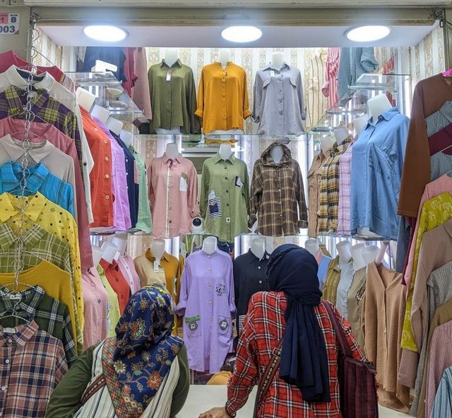 Wasalam Thrifting! Komdigi Setuju Tutup Lapak Pakaian Bekas Impor di Medsos