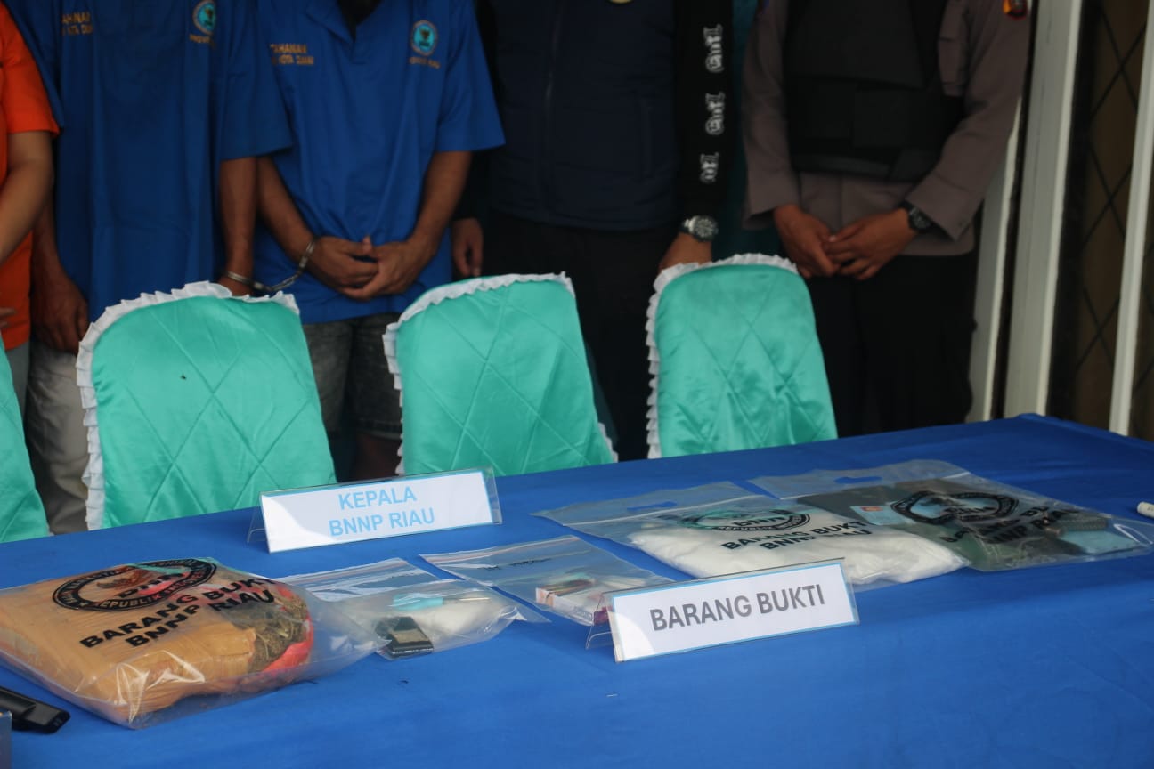 BNN Grebek Jaringan Narkoba Dumai–Rupat, 1,9 Sabu dan Ganja Disita, 6 Tersangka Ditangkap