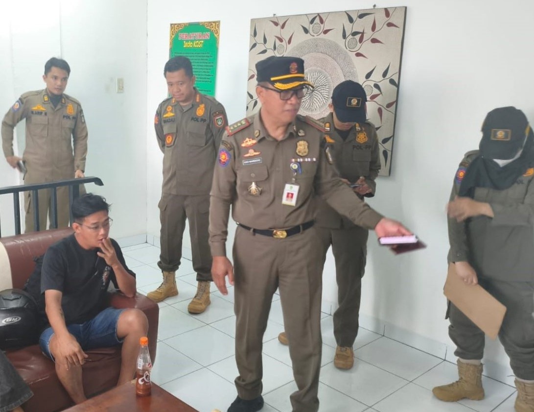 Satpol PP Dumai Razia Indo Kost, Amankan Pasangan Mesum, Narkoba hingga WNA Cina