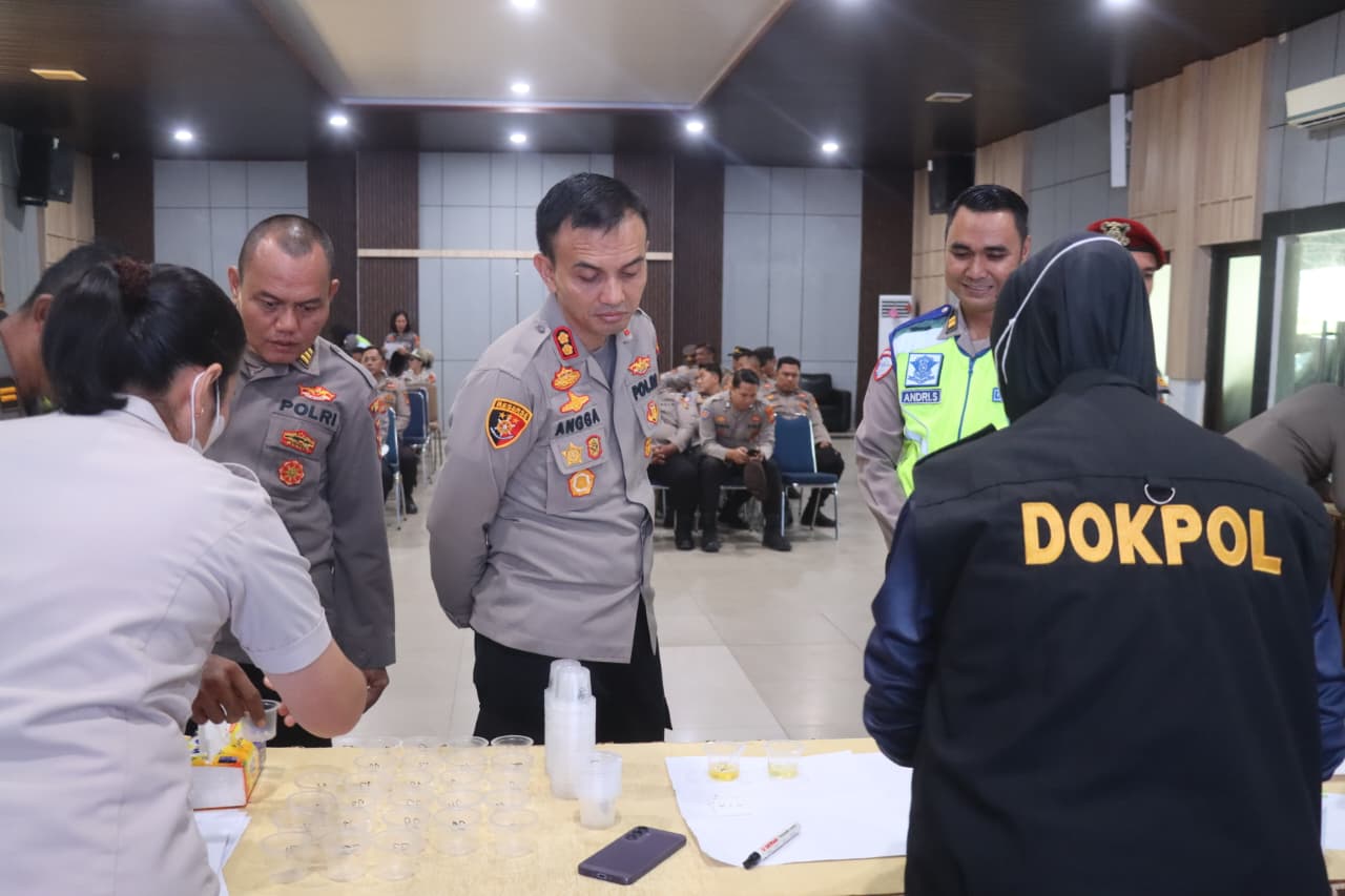 Dari Kapolres Hingga Anggota, Polres Dumai Jalani Cek Urine Serentak