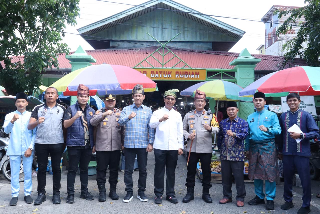 Pemkab Rohil dan Polres Turun Langsung Pantau Bapokmas di Pasar Datuk Rubia