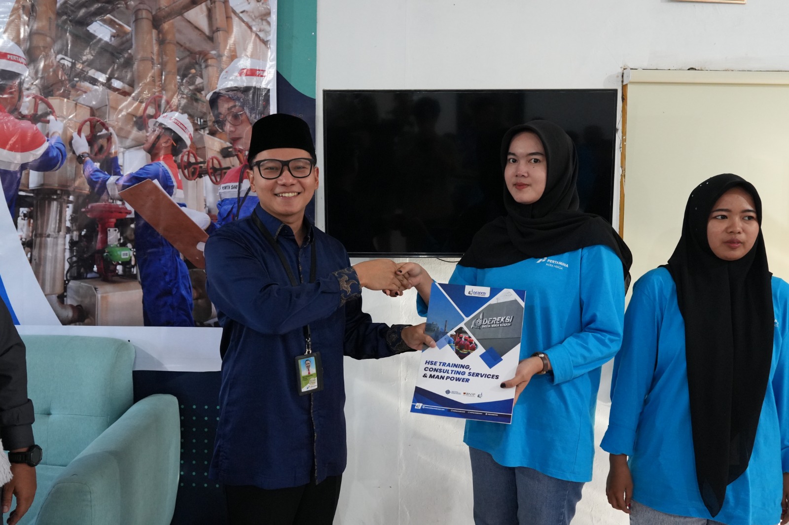 Pertamina Patra Niaga Kilang Dumai Perkuat Daya Saing Pemuda Melalui Sertifikasi K3 BNSP