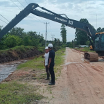 Apical Perkuat Infrastruktur Lingkungan melalui Normalisasi Saluran Parit di Lubuk Gaung