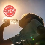 Minum Air Putih Bisa Bikin Kulit Glowing? Ini Penjelasan Dokter