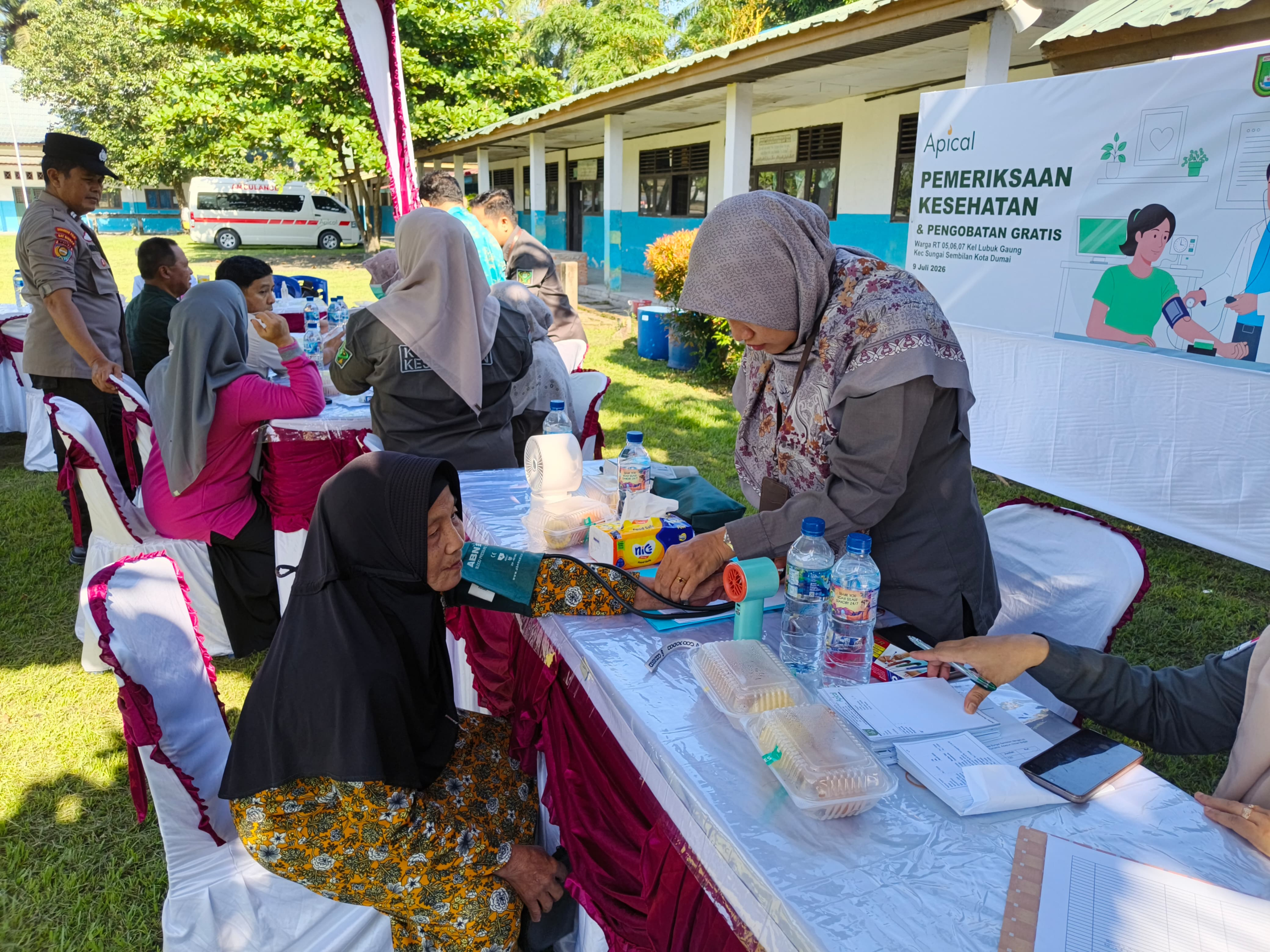 Apical Gelar Pemeriksaan Kesehatan dan Pengobatan Gratis bagi Masyarakat di Sungai Sembilan