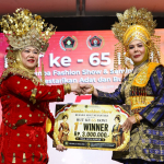 IKWI Riau Raih Juara I Lomba Fashion Show Busana Adat Nusantara Tingkat Nasional