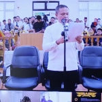 Abdul Wahid Bacakan Pledoi, Bantah Dakwaan KPK dan Kutip Kahlil Gibran di Pengadilan