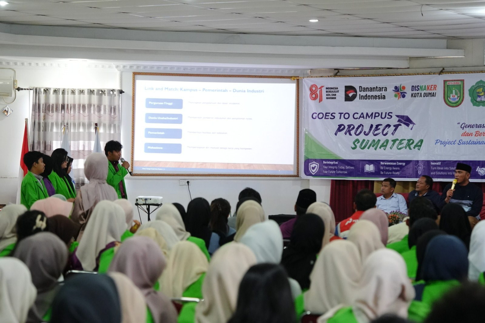 Pertamina Patra Niaga Kilang Dumai Bersama Project R&P Sumatera Dukung Mahasiswa Melek Energi dan Lingkungan Lewat Pertamina Goes to Campus